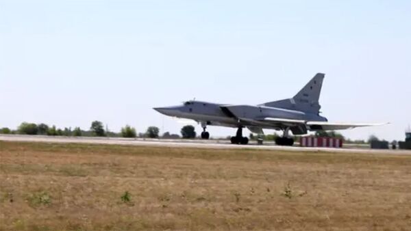 Полет Ту-22М3 над полигоном Термез, работа экипажа самолета в воздухе - Sputnik Армения