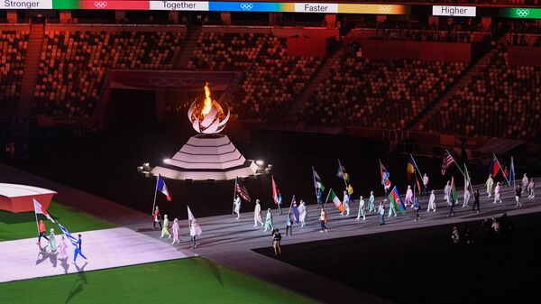 Парад атлетов на торжественной церемонии закрытия XXXII летних Олимпийских игр в Токио - Sputnik Армения