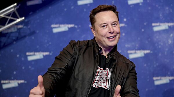 Генеральный директор SpaceX и Tesla Motors Илон Маск прибывает для вручения медийной премии Axel Springer (8 мая 2021). Берлин - Sputnik Армения