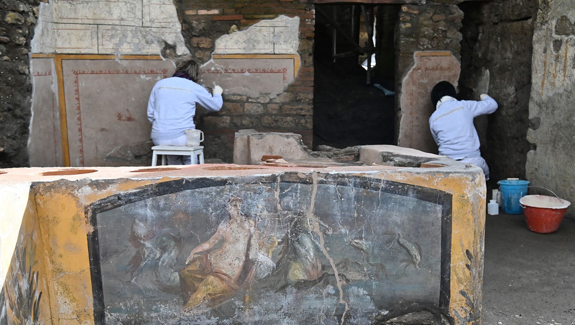 Реставраторы работают в новом районе «Термополий» на археологическом участке Помпеи - Sputnik Армения, 1920, 13.08.2021