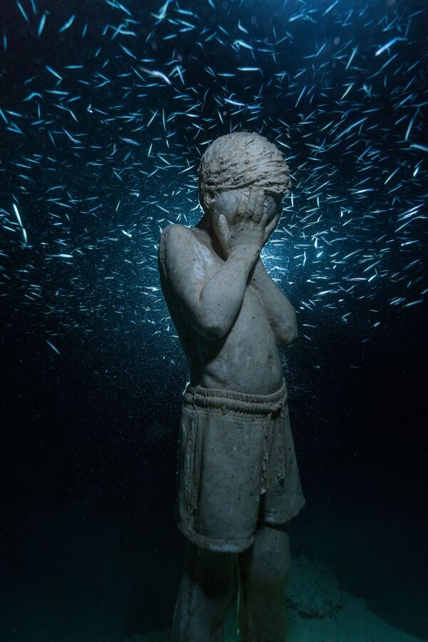 Объект музея подводной скульптуры Musan у пляжа Пернера в Айя-Напе, Кипр.  - Sputnik Армения