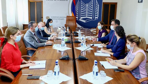 Министр экономики Армении Ваган Керобян встретился с послом Аргентины Мариано Вергара (20 августа 2021). Еревaн - Sputnik Արմենիա