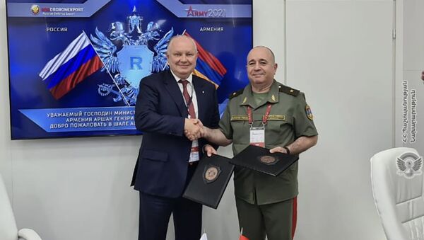 Министр обороны РА Аршак Карапетян принял участие в церемонии открытия военно-промышленной выставки «Армия-2021»  - Sputnik Армения