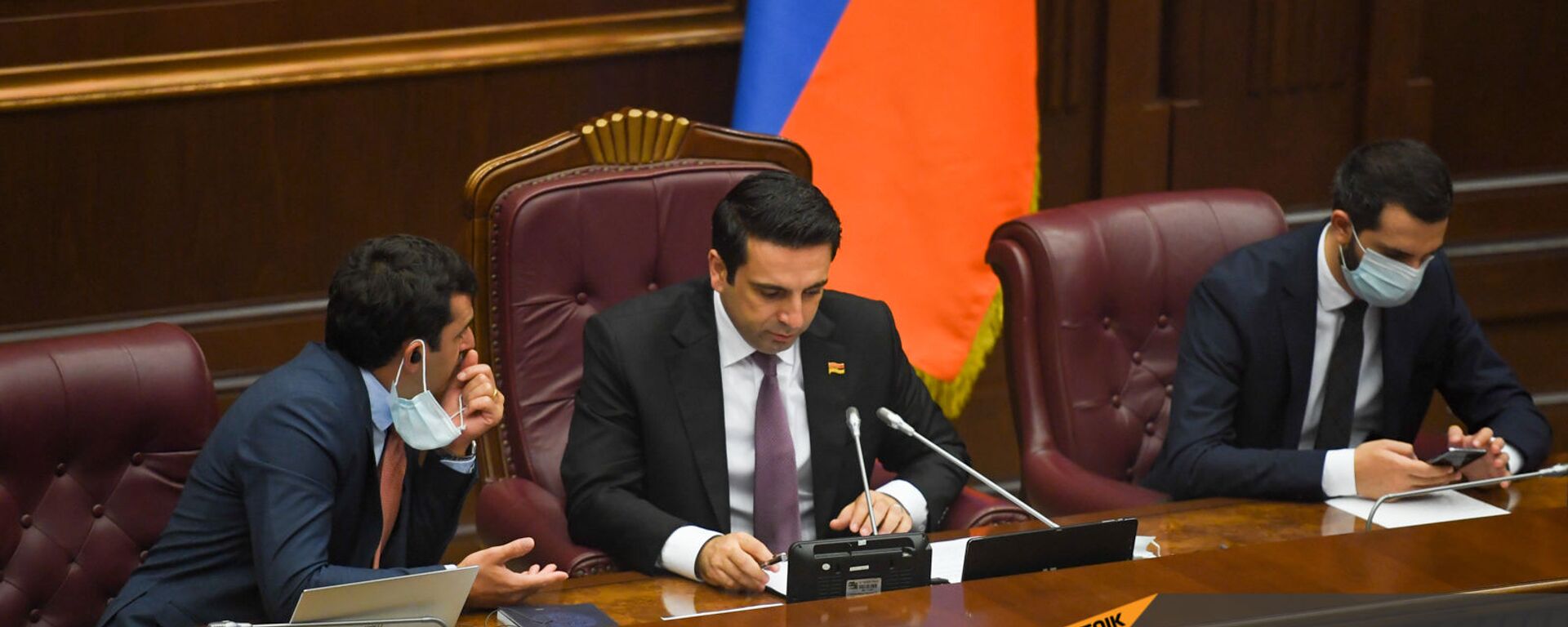 Ален Симонян , Акоп Аршакян и Рубен Рубинян на заседании Парламента (26 августа 2021). Еревaн - Sputnik Армения, 1920, 30.08.2021