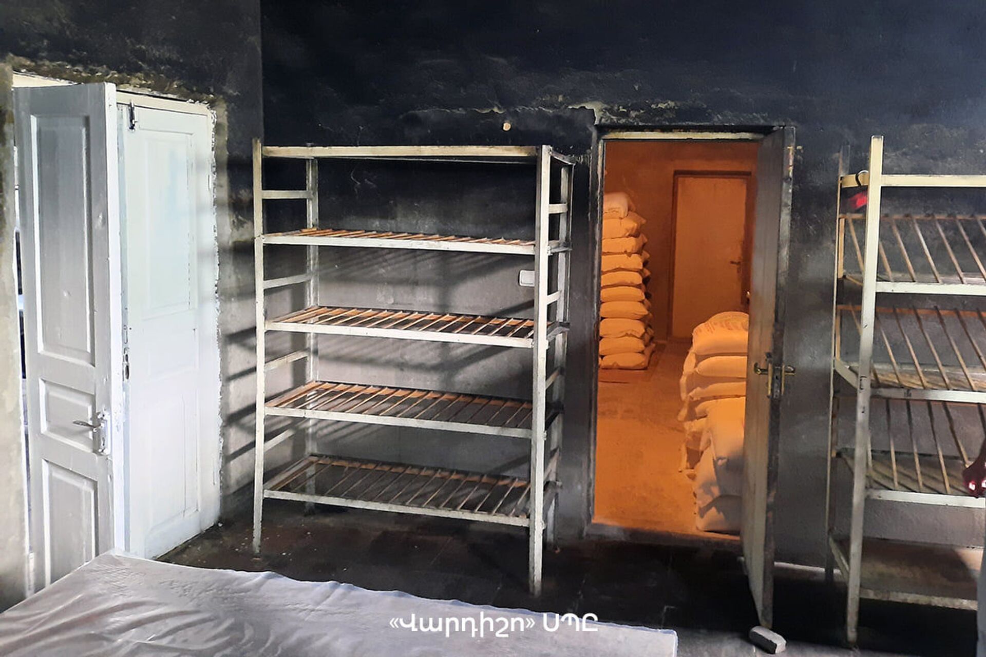 Инспекторы органа по безопасности пищевых продуктов организовали проверки пекарни Вардишо (Арарат) Инспекторы органа по безопасности пищевых продуктов организовали проверки пекарни Вардишо (Арарат) - Sputnik Արմենիա, 1920, 14.09.2021