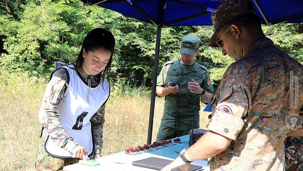 Третий тур военного конкурса «Профессионал» конкурса «Борец за мир», «Ориентация на месте» (27 августа 2021). Дилижан - Sputnik Արմենիա