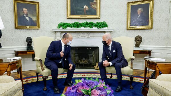 Президент США Джо Байден и премьер-министр Израиля Нафтали Беннетт беседуют во время встречи в Овальном кабинете Белого дома (27 августа 2021). Вашингтон - Sputnik Армения