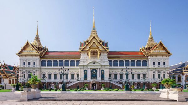 Зднаие Пхра Тинанг Чакри Маха Прасат в Большом дворце, Бангкок - Sputnik Армения