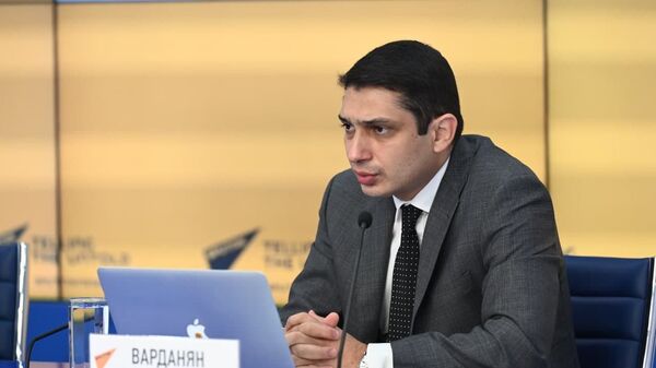 Министр по внутренним рынкам, информатизации и информационно-коммуникационным технологиям Евразийской экономической комиссии Гегам Варданян  - Sputnik Армения