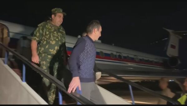Самолет, доставивший армянских пленных, приземлился в аэропорту Звартноц - Sputnik Армения