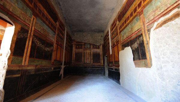 Фрески на Римской вилле мистерий (Villa dei Misteri) на археологическом участке Помпеи (20 марта 2015). Италия - Sputnik Армения