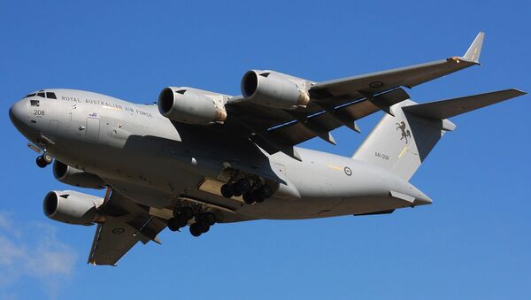 Американский военно-транспортный самолет Boeing C-17 Globemaster III - Sputnik Армения