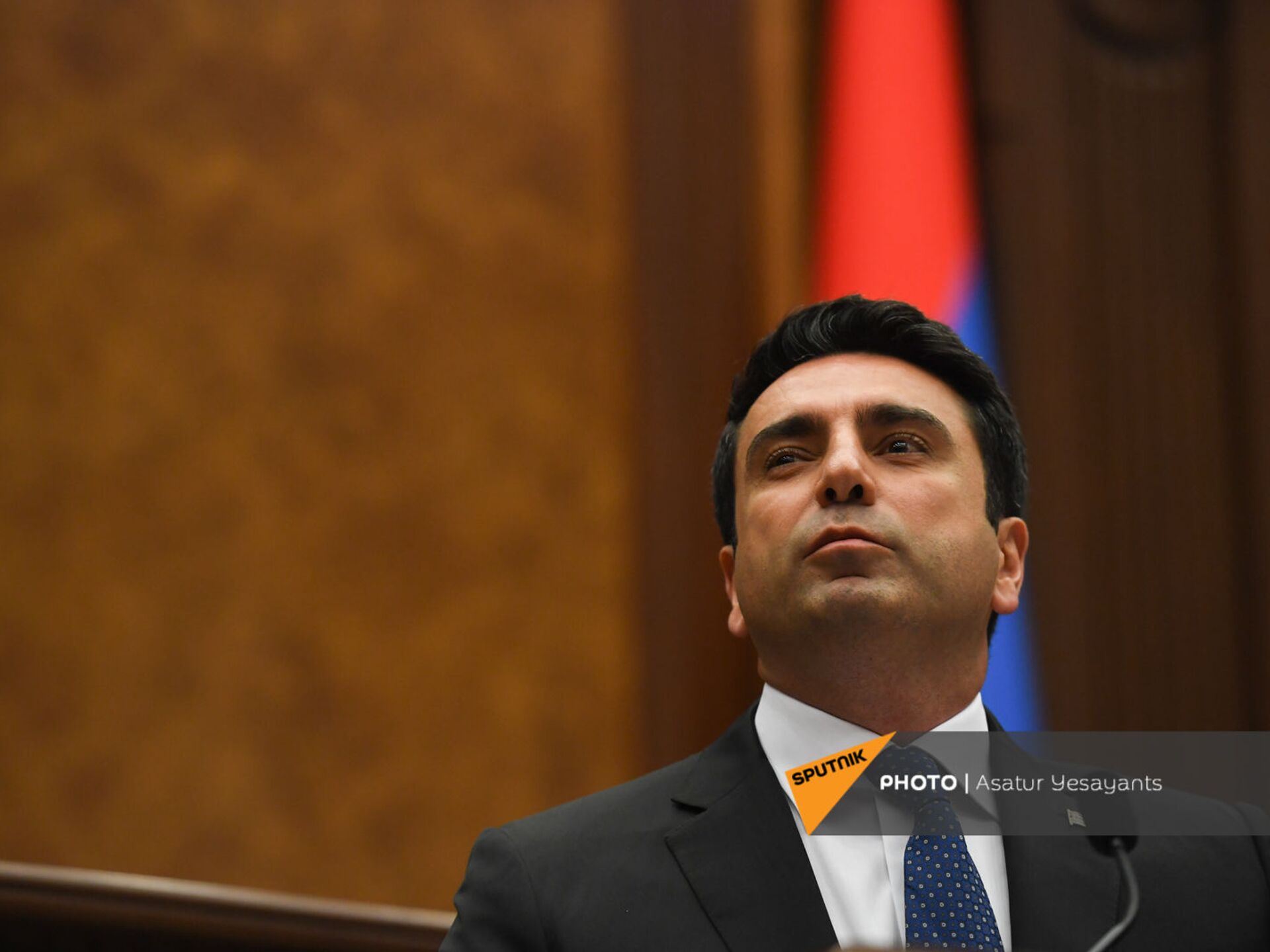 Симонян переговоры. Селфи в армянском парламенте. Представитель Кабмина Венгрии 2022. Кабинет министров Америки 2022.