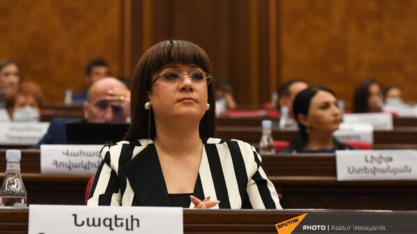 Назели Багдасарян во время заседания НС (13 сентября 2021). Еревaн - Sputnik Армения