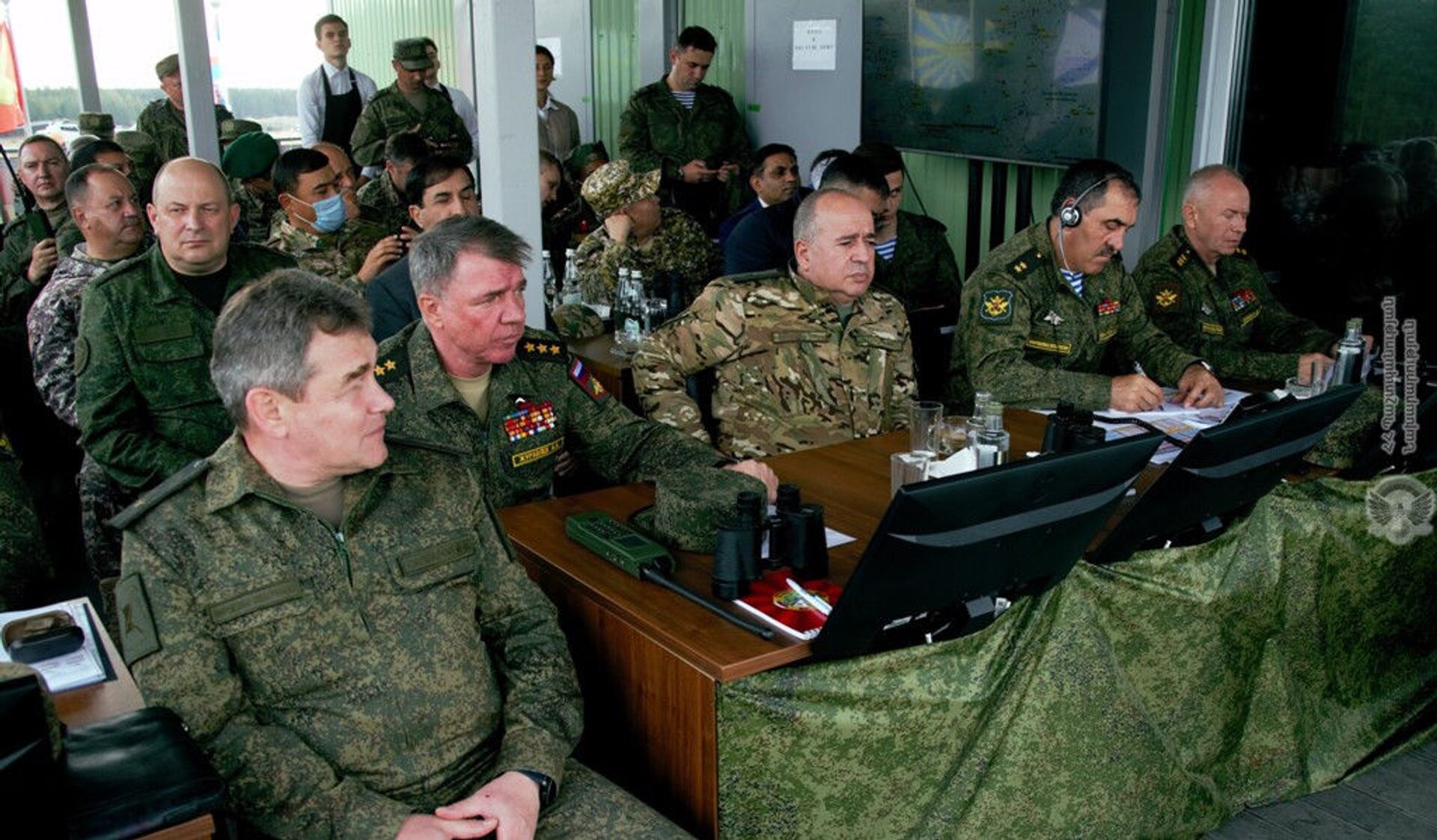 Министр обороны Армении Аршак Карапетян следит за операциями, сопровождавшимися огнем, во время основного этапа совместных стратегических учений «Запад-2021» Министр обороны Армении Аршак Карапетян следит за операциями, сопровождавшимися огнем, во время основного этапа совместных стратегических учений «Запад-2021» - Sputnik Արմենիա, 1920, 14.09.2021
