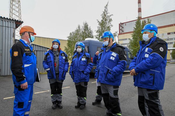 Визит армянских экспертов и журналистов на Кольскую АЭС Визит армянских экспертов и журналистов на Кольскую АЭС - Sputnik Армения