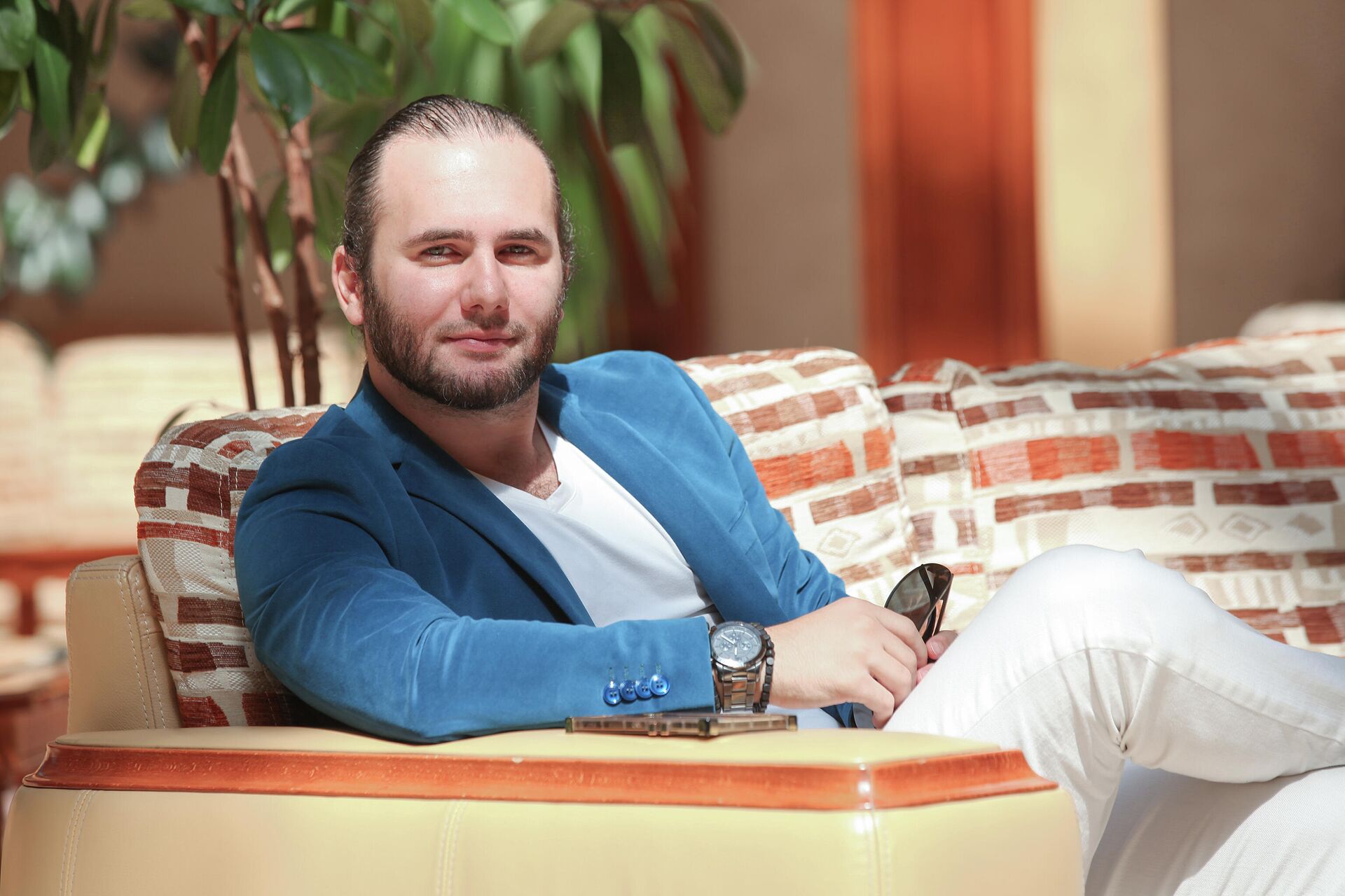 Պրոդյուսեր Էդգար Սահակյան Պրոդյուսեր Էդգար Սահակյան - Sputnik Արմենիա, 1920, 16.09.2021