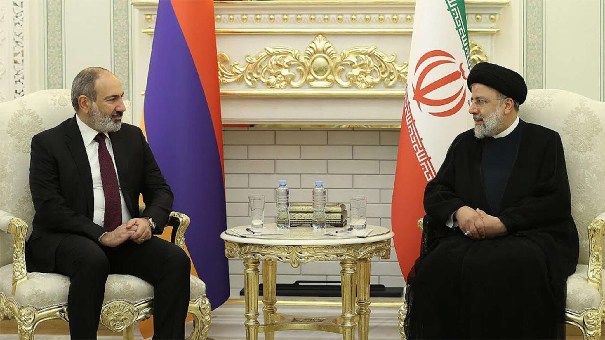 Премьер министр ирана. Пашинян раиси. Ибраим раиси Никол Пашинян. Пашинян в Иране 2022.