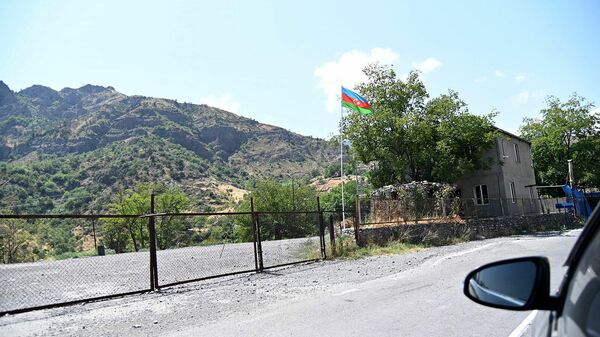 Ինքնաձիգով հարվածել են հայերի մեքենային. Գորիսի փոխհամայնքապետը` ադրբեջանցիների հետ միջադեպի մասին - Sputnik Արմենիա