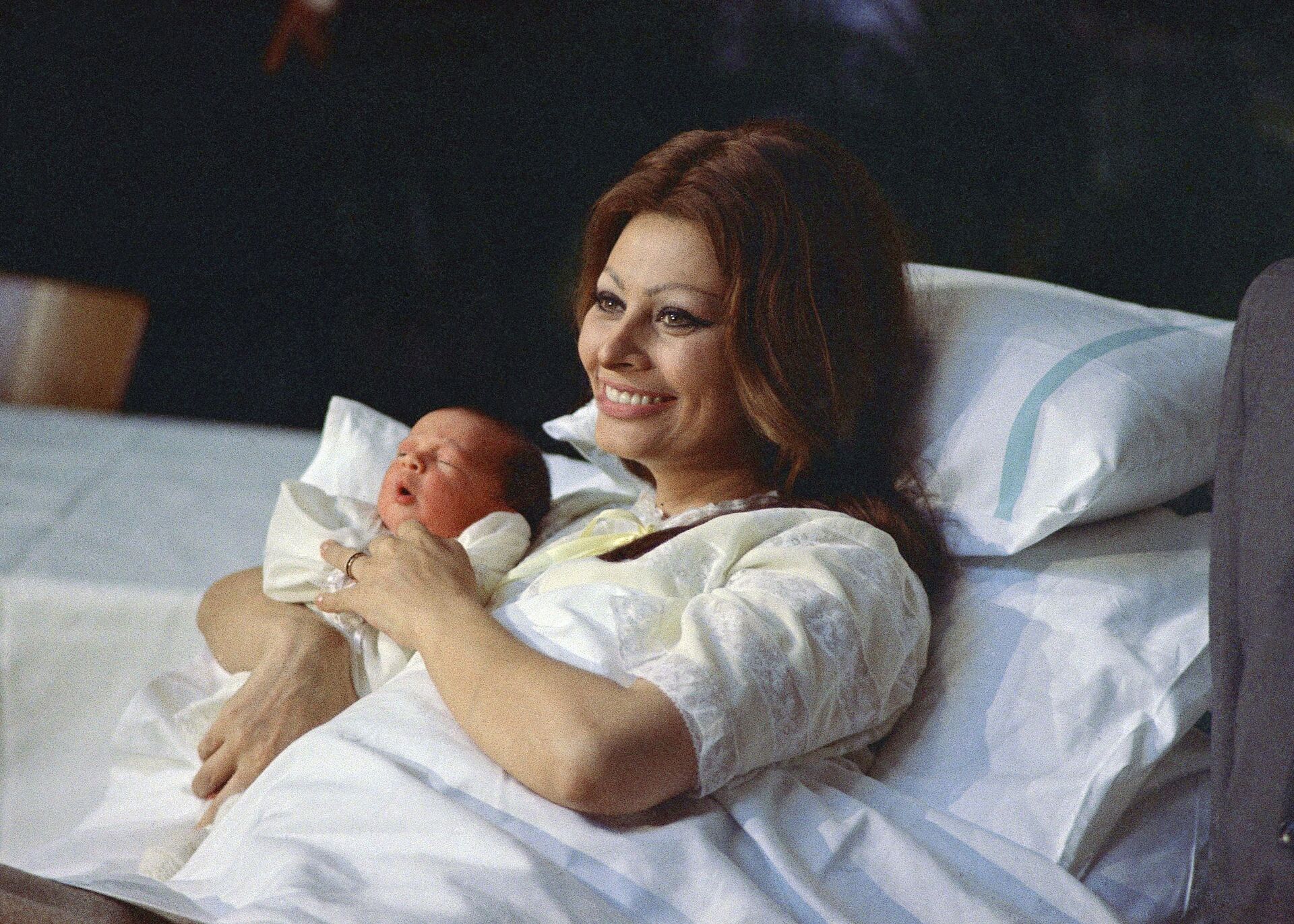 Софи Лорен в 1968 году она родила сына Карло Понти-младшего - Sputnik Армения, 1920, 12.02.2022
