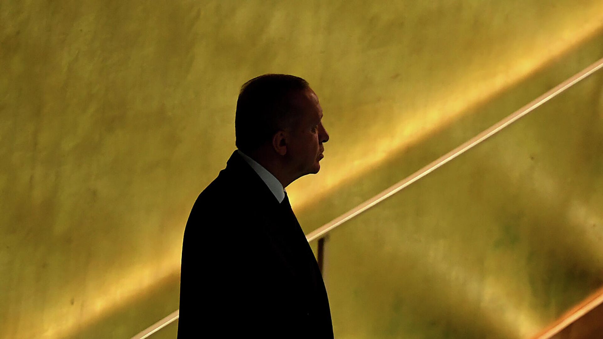 Президент Турции Реджеп Тайип Эрдоган перед выступлением на 76-й сессии Генеральной Ассамблеи ООН (21 сентября 2021). Нью-Йорк - Sputnik Армения, 1920, 24.04.2022