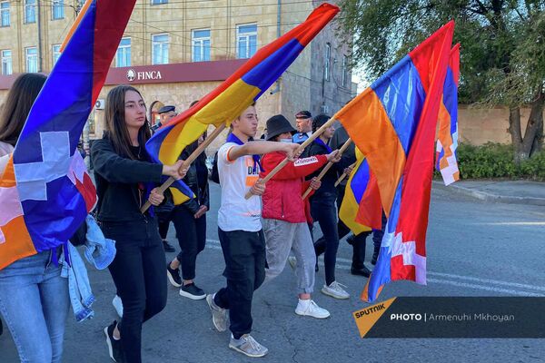 Երթ Գյումրիում՝ ի հիշատակ 44-օրյա պատերազմի նահատակների - Sputnik Արմենիա