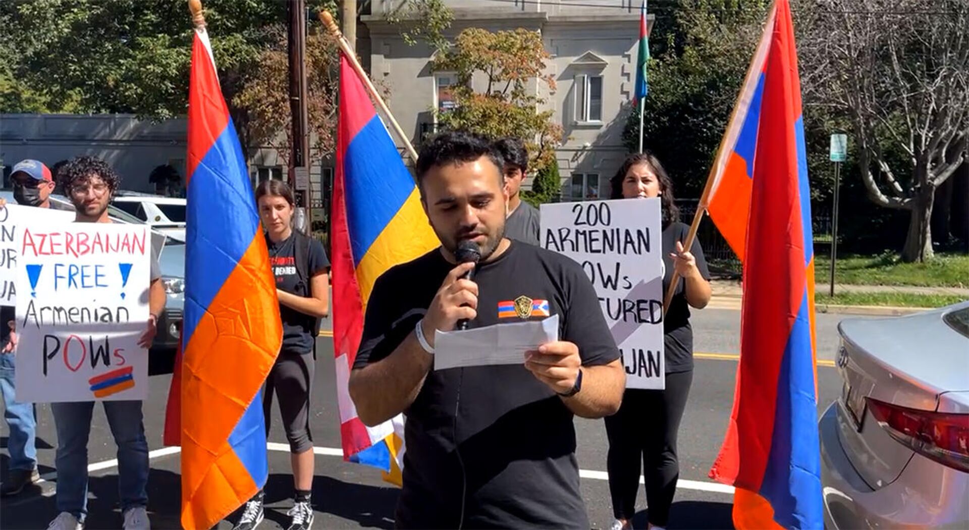 Акция протеста армянской общины Вашингтона перед посольством Азербайджана с требованием немедленного освобождения армянских пленных (27 сентября 2021). Вашингтон Акция протеста армянской общины Вашингтона перед посольством Азербайджана с требованием немедленного освобождения армянских пленных (27 сентября 2021). Вашингтон - Sputnik Армения, 1920, 27.09.2021