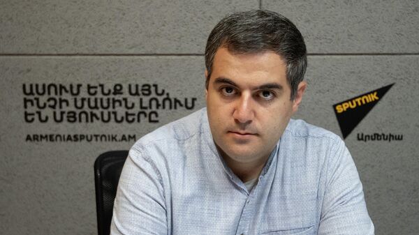Политолог-экономист Грант Микаелян в гостях радио Sputnik - Sputnik Армения