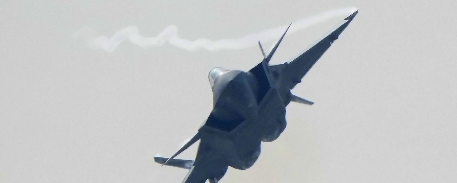 Стелс-истребитель J-20 ВВС Китая на Airshow China в Чжухае, Китай - Sputnik Армения, 1920, 03.10.2021