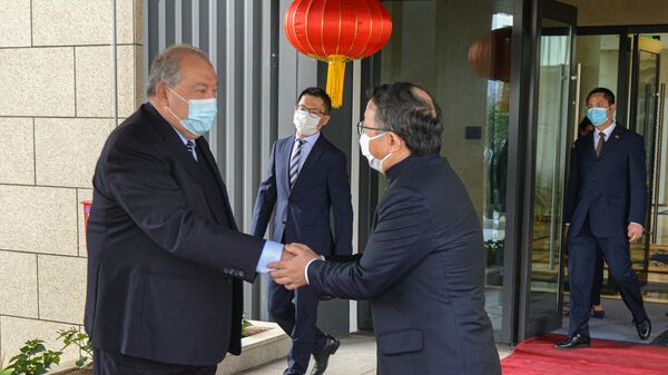 Президент Армен Саркисян посетил посольство Китая в Армении по случаю национального праздника Китая-годовщины образования Китайской Народной Республики (1 октября 2021). Еревaн - Sputnik Армения