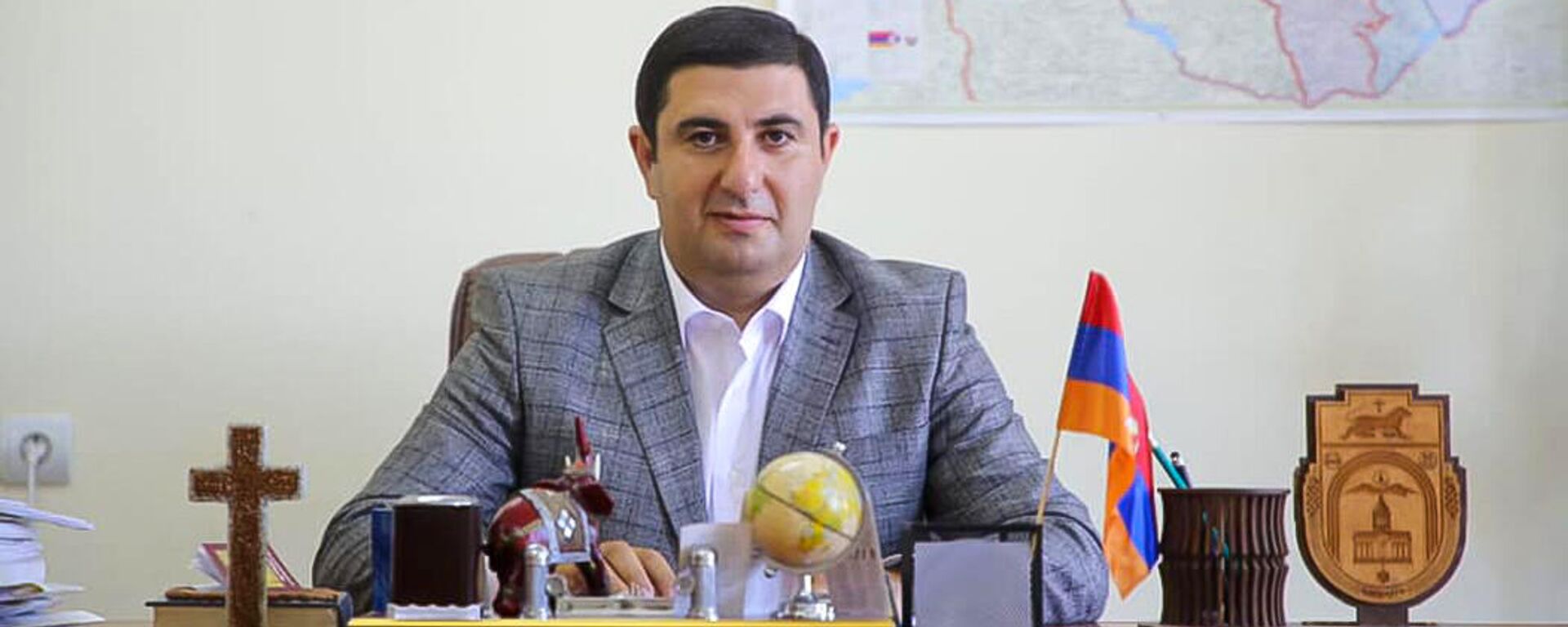 Кандидат в мэры Гюмри от партии Просвященная Армения Вардгес Самсонян - Sputnik Армения, 1920, 07.12.2021