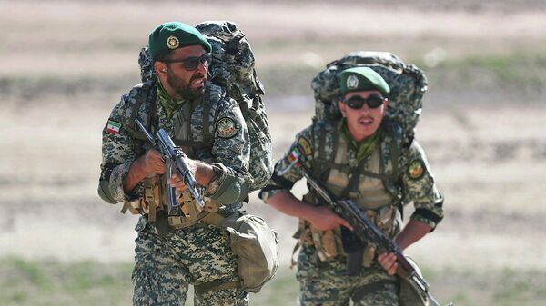 Войска сухопутных войск иранской армии во время масштабных военных учений на границе Ирана с Азербайджаном (2 окбтября 2021). Иран - Sputnik Армения