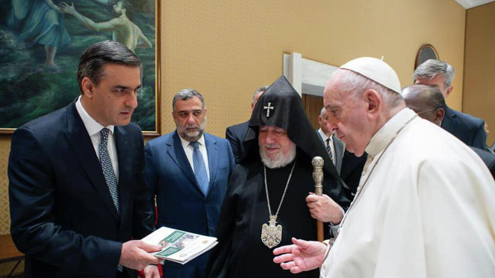 Встреча Омбудсмена Армана Татояна с Папой Римским Франциском (7 октября 2021). Ватикан - Sputnik Армения, 1920, 07.10.2021