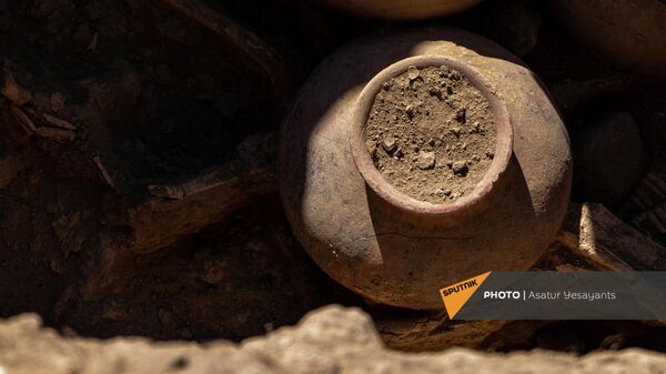 Раскопки некрополя Неркин Навер в Арагацотнской области Армении - Sputnik Армения
