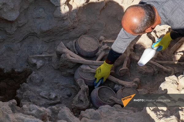 Раскопки некрополя Неркин Навер в Арагацотнской области Армении - Sputnik Армения