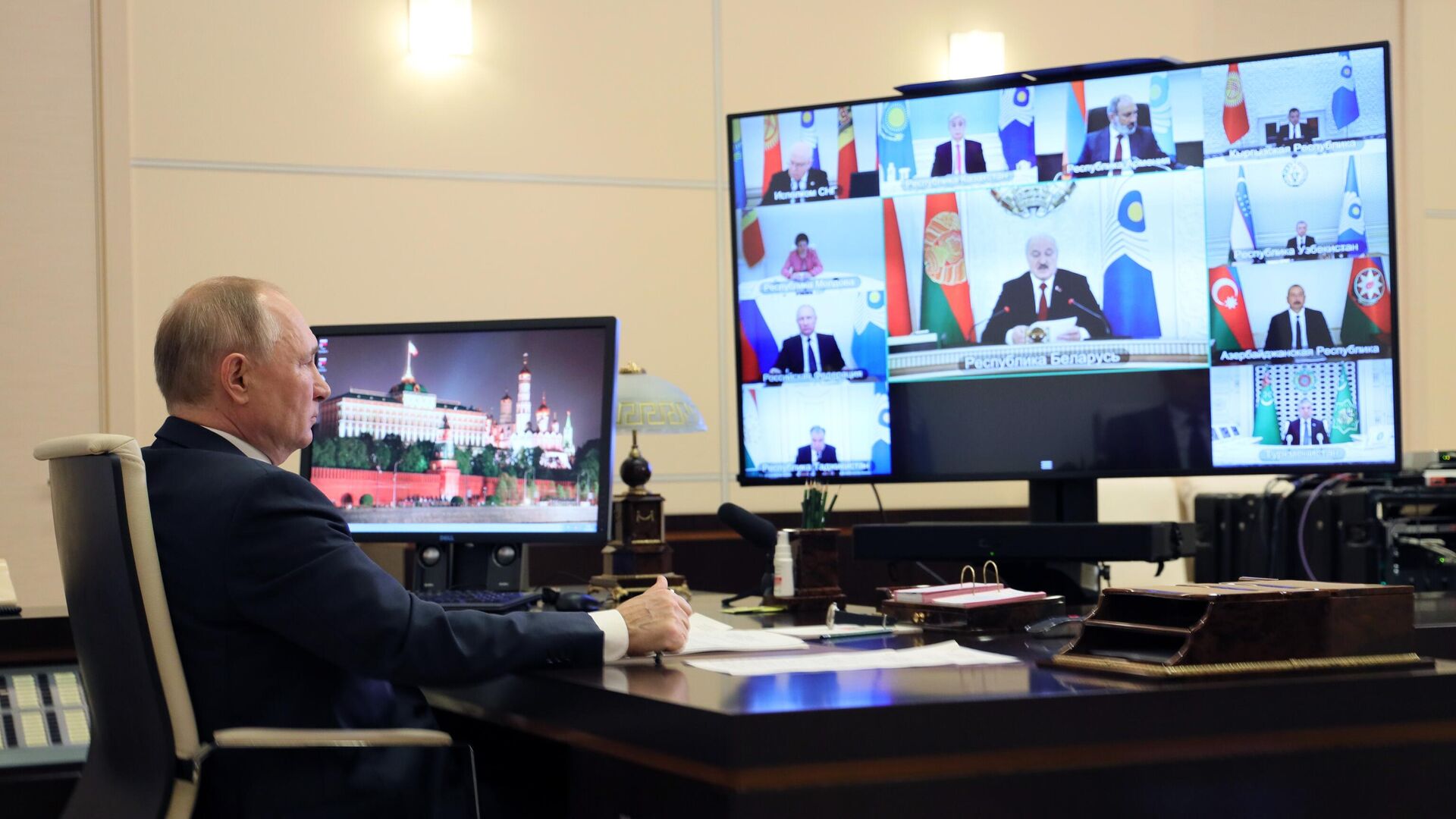 Վլադիմիր Պուտինը ԱՊՀ երկրների ղեկավարների հետ տեսահանդիպման ժամանակ - Sputnik Արմենիա, 1920, 09.01.2022