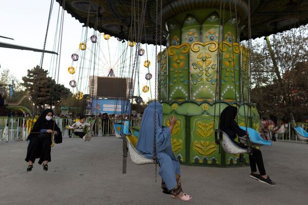 В парке аттракционов в Кабуле. - Sputnik Армения