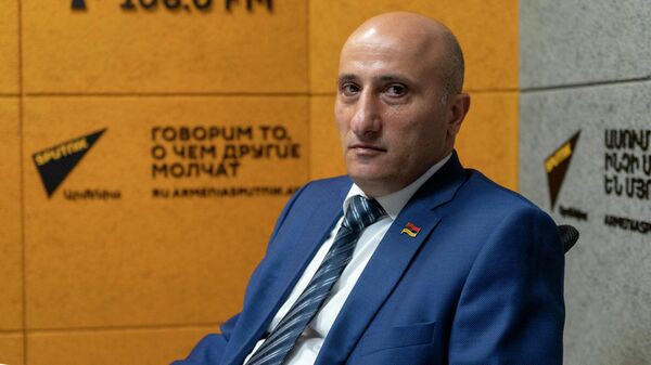 Депутат Ваагн Овакимян в гостях радио Sputnik - Sputnik Армения