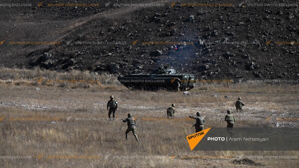 Тактические учения Объединенной группировки войск Армении и России, в которых учавствуют подразделения особого армейского корпуса ВС Армении и российской военной базы - Sputnik Армения
