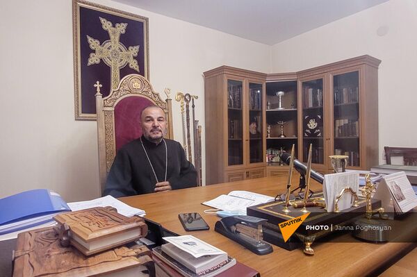 Предводитель Арцахской епархии ААЦ епископ Вртанес Абрамян - Sputnik Армения