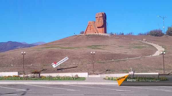 Ստեփանակերտի խորհրդանիշ «Մենք ենք, մեր սարերը» արձանը - Sputnik Արմենիա