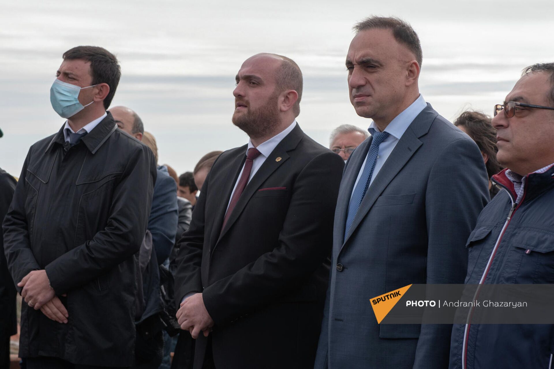 Церемония перезахоронения останков участника ВОВ Егиша Ованнисяна (25 октября 2021)․ Талин, Арагацотн Церемония перезахоронения останков участника ВОВ Егиша Ованнисяна (25 октября 2021)․ Талин, Арагацотн - Sputnik Արմենիա, 1920, 25.10.2021