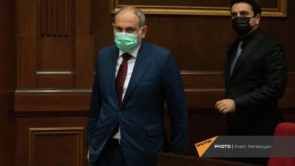 Премьер-министр Никол Пашинян на очередном заседании Парламента Армении (27 октября 2021). Еревaн - Sputnik Армения