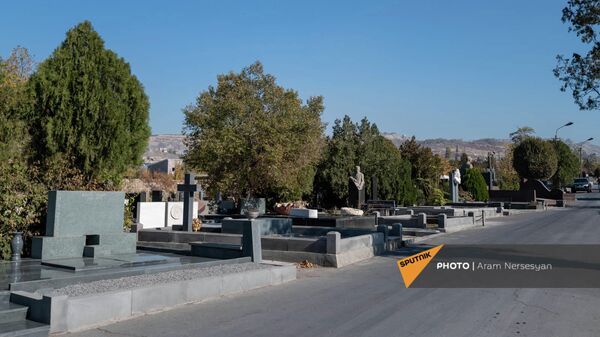 Թոխմախի գերեզմանատուն - Sputnik Արմենիա