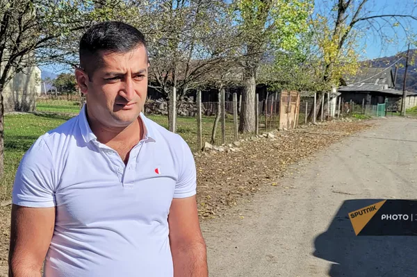 Քոլատակի գյուղապետ Սեյրան Ավանեսյանը Քոլատակի գյուղապետ Սեյրան Ավանեսյանը - Sputnik Արմենիա