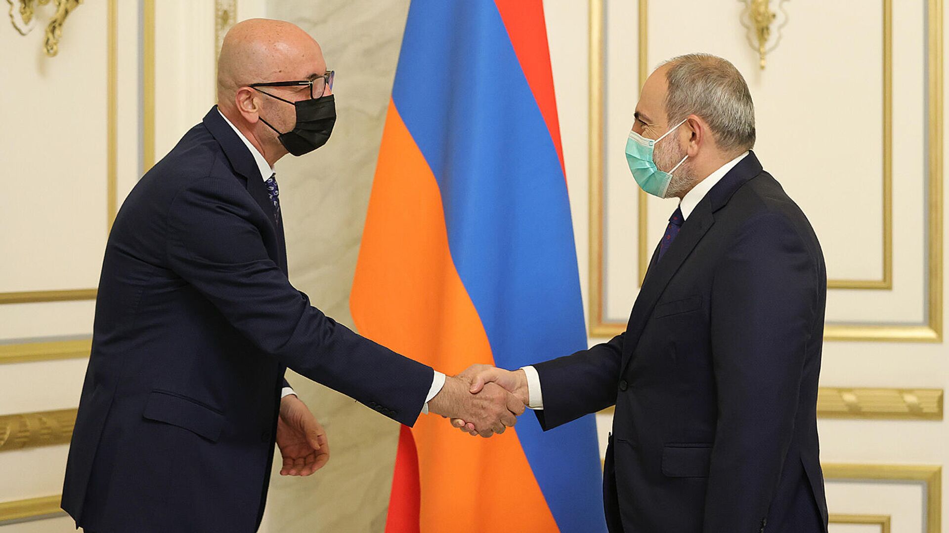 Премьер-министр Никол Пашинян встретился с президентом компании Sada Овигом Сафояном (29 октября 2021). Еревaн - Sputnik Армения, 1920, 29.10.2021