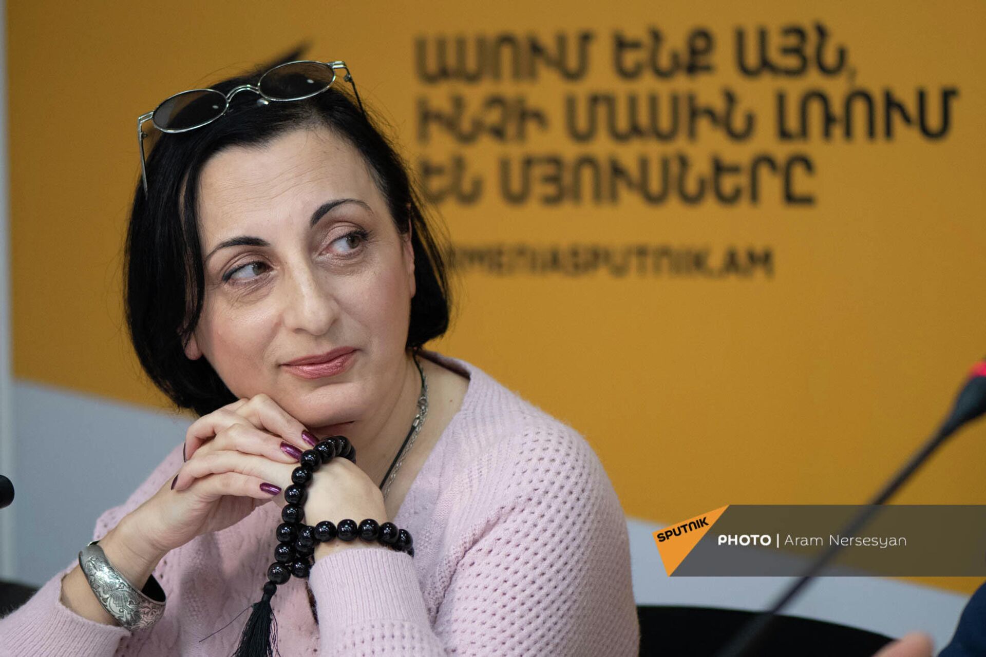 Лиана Шахвердян во время Круглого стола в мультимедийном пресс-центре Sputnik (1 ноября 2021). Еревaн Лиана Шахвердян во время Круглого стола в мультимедийном пресс-центре Sputnik (1 ноября 2021). Еревaн - Sputnik Армения, 1920, 01.11.2021