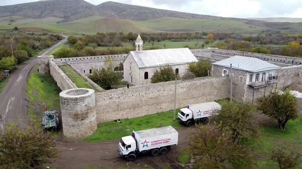 Ռուս խաղաղապահներն ապահովել են ավելի քան 50 ուխտավորների անվտանգ այցը Ամարաս  - Sputnik Արմենիա
