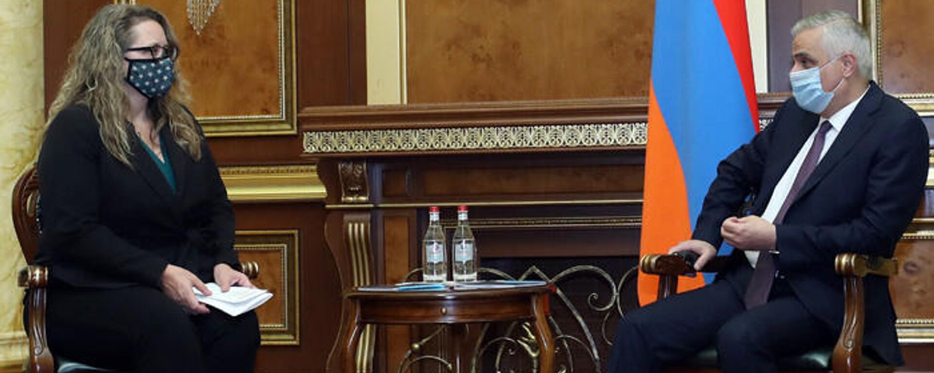 Вице-премьер Мгер Григорян принял делегацию, возглавляемую заместителем помощника госсекретаря США Эрикой Олсон (2 ноября 2021). Еревaн - Sputnik Армения, 1920, 02.11.2021