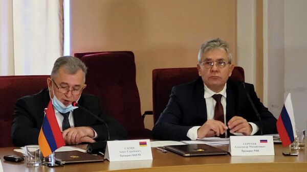 ՀՀ և ՌԴ ԳԱԱ նախագահները համագործակցության  ճանապարհային քարտեզ ստորագրեցին - Sputnik Արմենիա